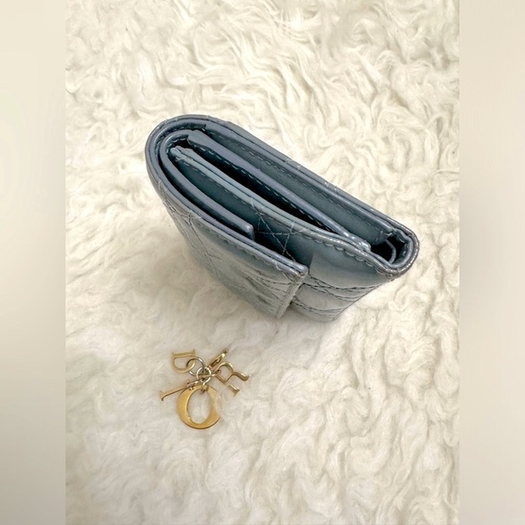2024 DIOR Lotus Wallet Cloud Blue Patent Cannage Calfskin, Authentic - Picture 9 of 15
